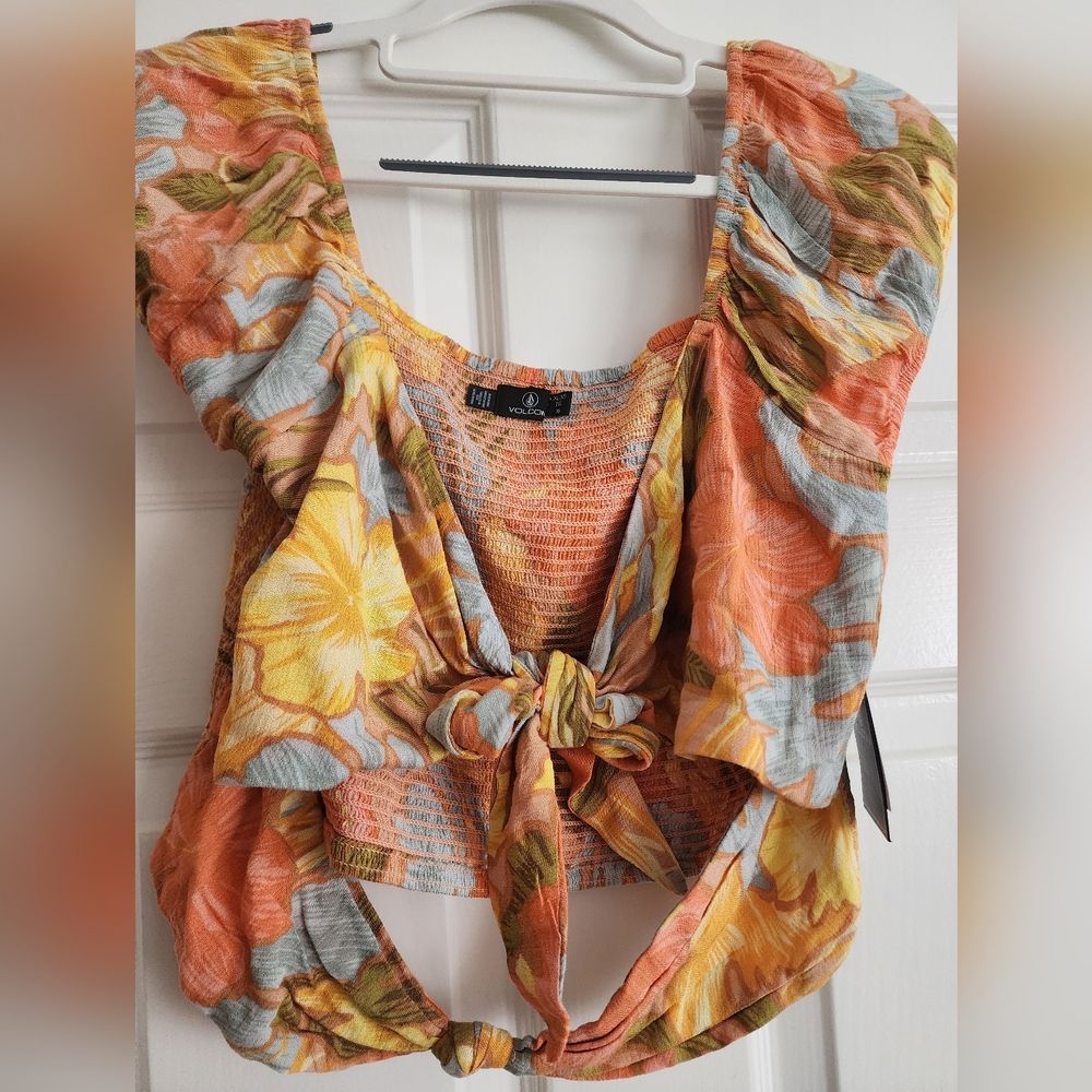 Volcom Tropical Spice top size XL. NWT